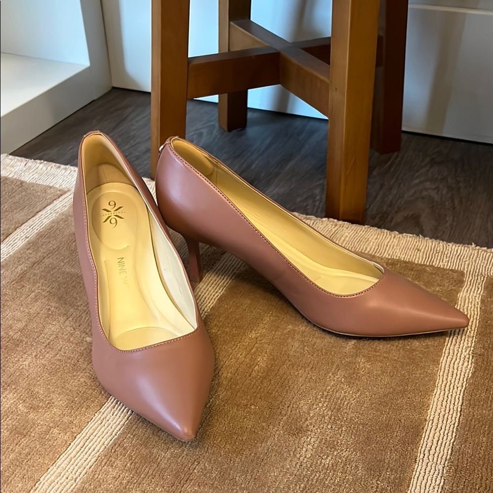 Nine West Women's Leather Rosey Tan Pumps